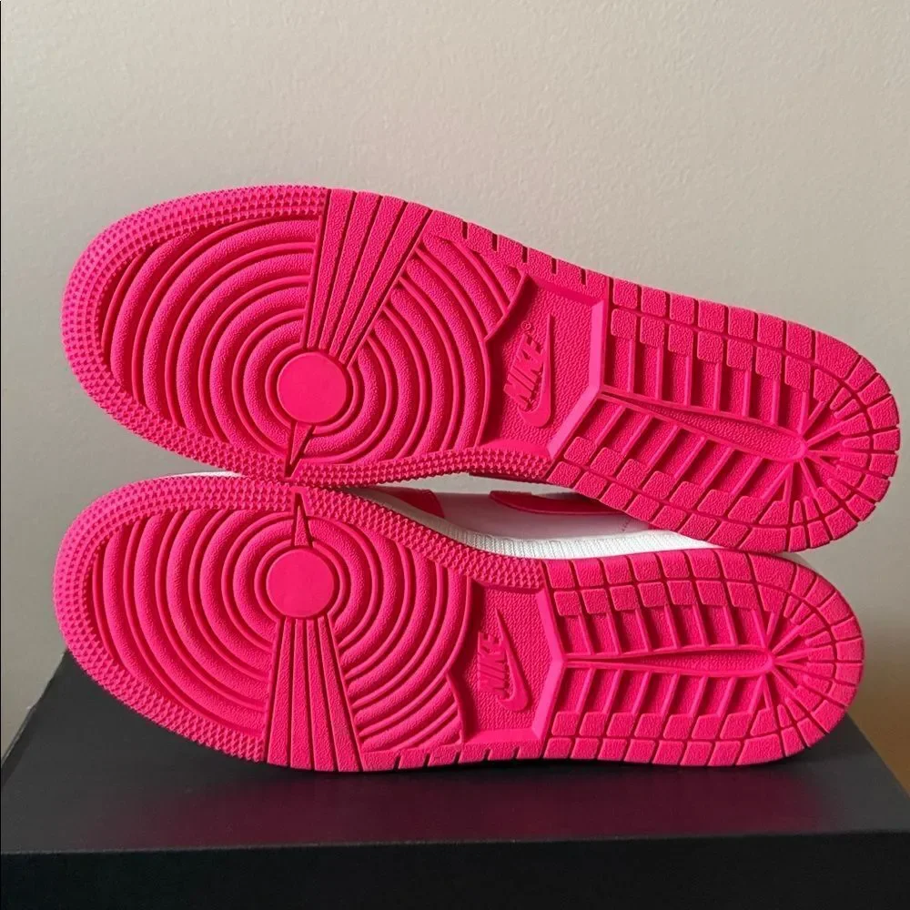 Air Jordan 1 Low GS Hyper Pink 553560-661 Size 7Y